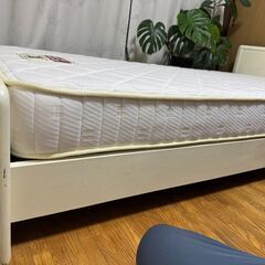 【無料で差し上げます】東芝の洗濯機（2015年製）・ベッド・マットレスを無料（0円）で差し上げます！の画像