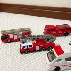 トミカ　救急車セットの画像
