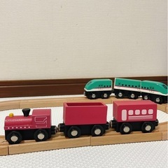 木製電車の画像