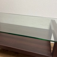 ガラステーブルの画像