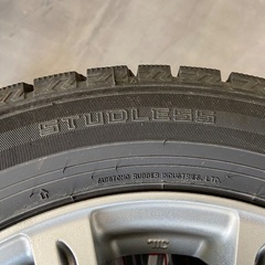 1シーズンのみ使用 冬用 スタッドレスタイヤ 15インチの画像