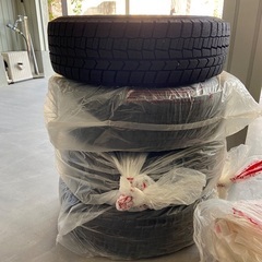 1シーズンのみ使用 冬用 スタッドレスタイヤ 15インチの画像