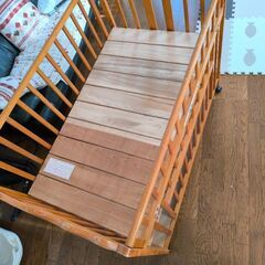 ベビーベッドの画像