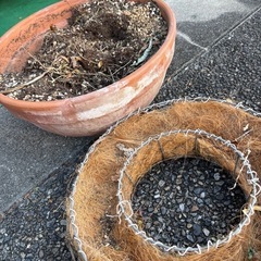 差し上げます　　棚　陶器の画像