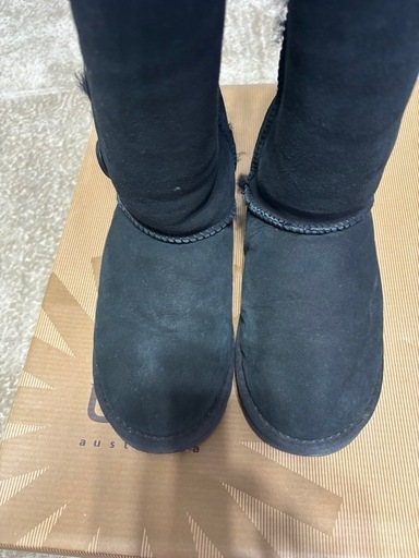 UGG Bailey Button Triplet アグ ベイリーボタン トリ