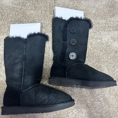UGG Bailey Button Triplet アグ ベイリーボタン トリの画像