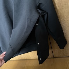 【レディース】each サイドスナップボタンVネックダンボールパーカの画像