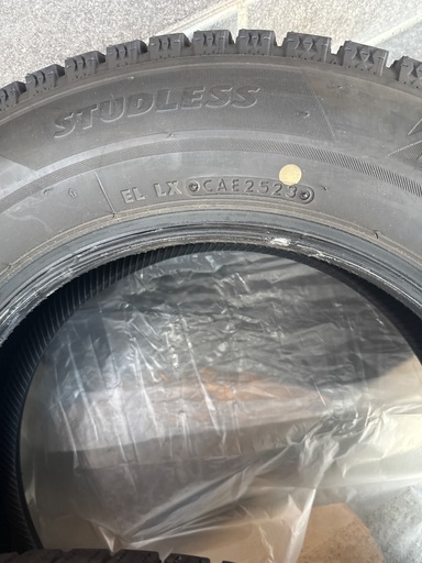 スタッドレスタイヤ中古