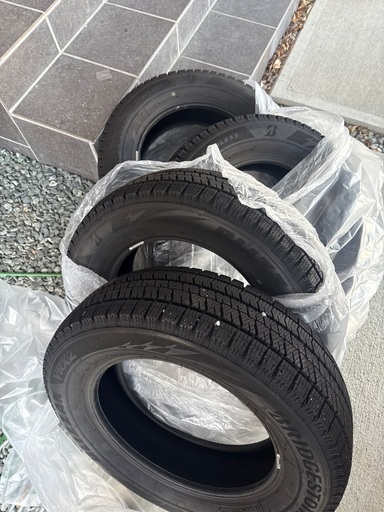 スタッドレスタイヤ中古