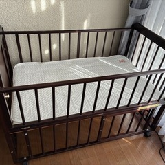 ベビーベッドの画像