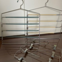 ハンガーたくさん＆バスケットの画像