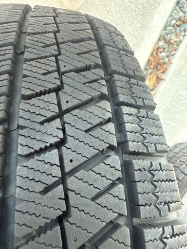 スタッドレスタイヤ中古