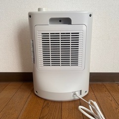 (中古品)ニトリ　2022年製　人感センサー付き　セラミックファンヒーターの画像