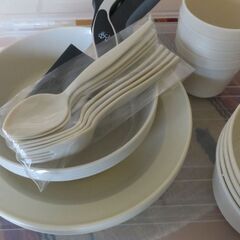 【新品・未使用】1000円｜キャンプ・災害用（各4脚：皿、カトラリー、ナイフ）の画像