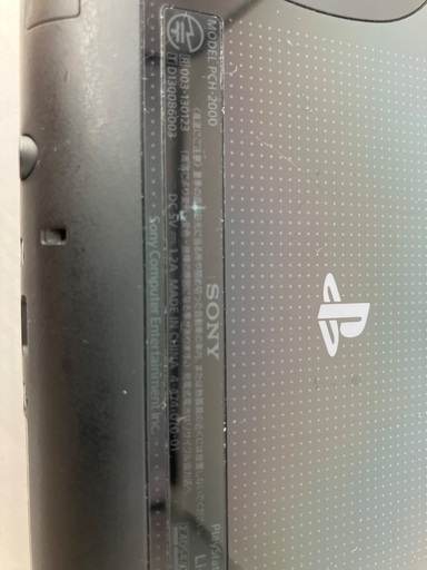 【トレファク足立扇店】PSVITA SONY PCH-2000 ACｱﾀﾞﾌﾟﾀｰ/USBｹｰﾌﾞﾙ付