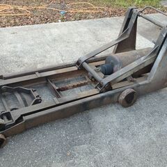 ビシャモン？　エアーリフト　エアージャッキ　整備工場　自動車の画像