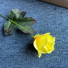 未使用品★造花　黄色のバラ(7本)の画像