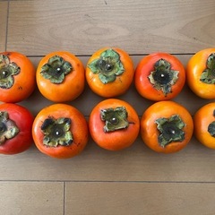 甘柿　10個セット➕オマケ2つ
の画像