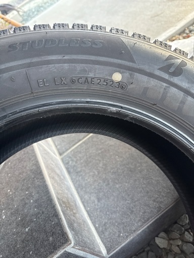 スタッドレスタイヤ中古