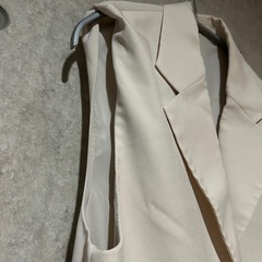 GU ジレ ホワイトの画像