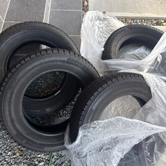 スタッドレスタイヤ中古の画像
