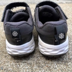 NIKE ランニングシューズ　子供の画像