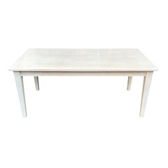 大きめのダイニングテーブルの画像