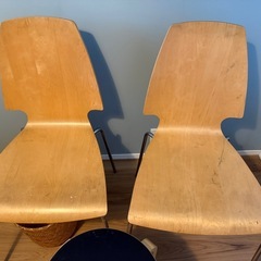 IKEAのダイニングチェア、スツール、鉢カバーの画像