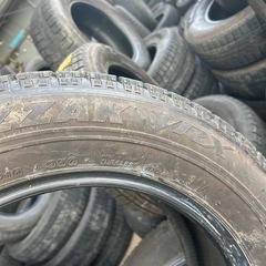 215.60.16スタッドレスタイヤの画像