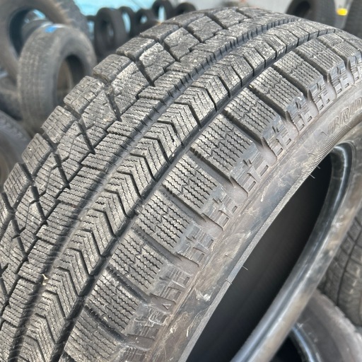 215.60.16スタッドレスタイヤ