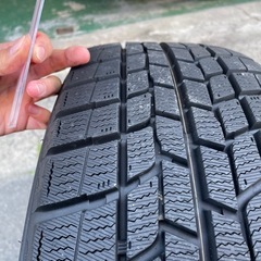 スタッドレスタイヤ、GOODYEAR、215/55/R17の画像