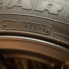 スタッドレスタイヤ、GOODYEAR、215/55/R17の画像