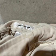 クリアインプレッション ホワイト スリムストレッチパンツの画像