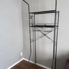 美品　洗濯機用ラック　黒の画像