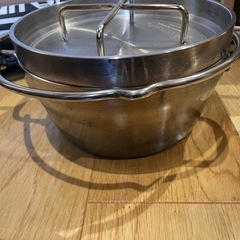 SOTO ダッチオーブン8、コールマンファイヤープレイスタンドセットの画像