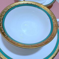 【金彩の縁取りとグリーンのラインが美しい】フランス アンティーク ティーカップ＆ソーサー 4客セット  洋食器セットの画像