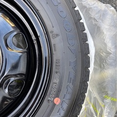 【状態良】スタッドレスタイヤの画像