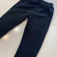 西松屋　猫ちゃん　黒のロングパンツ　130cmの画像