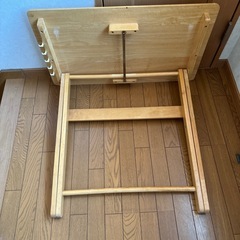 値下げです。おりたたテーブル＆コロ付き椅子の画像