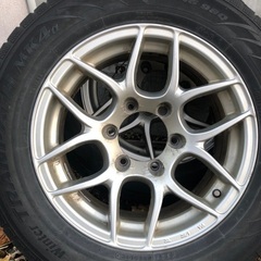 ハイエースに付けてたタイヤホイールです。の画像
