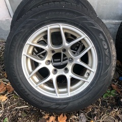 ハイエースに付けてたタイヤホイールです。の画像