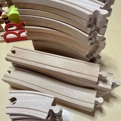 木製レール大量セット　車両付きの画像