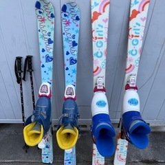 子ども用スキー2セットとストック1セット　本日の方優先しますの画像