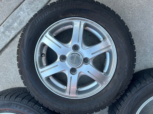 取り引き中　スタッドレス　ブリザック　軽自動車