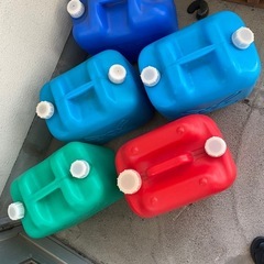 灯油ポリ缶の画像