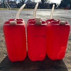 灯油用ポリ缶　18リットル　３個まとめての画像