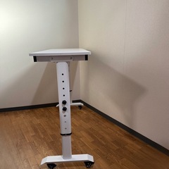 ベッドサイドテーブル オーバーテーブルの画像