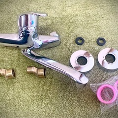 キッチン水栓 混合水栓 壁取付 シングルレバー 首回り180°の画像