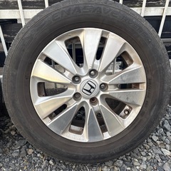 ホンダ純正アルミ+ノーマルタイヤ　215/60/r16　の画像