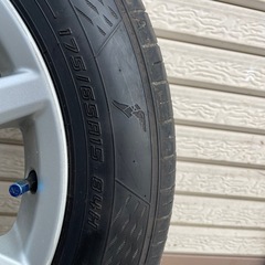 アクア純正タイヤ＆ホィール　ナット付
の画像